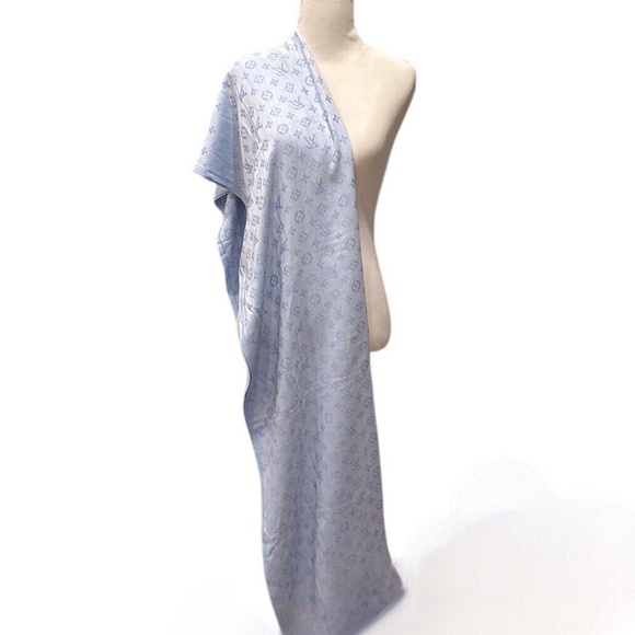 💙Louis Vuitton Blue Denim Monogram Shine Shawl💙 - Picture 5 of 9